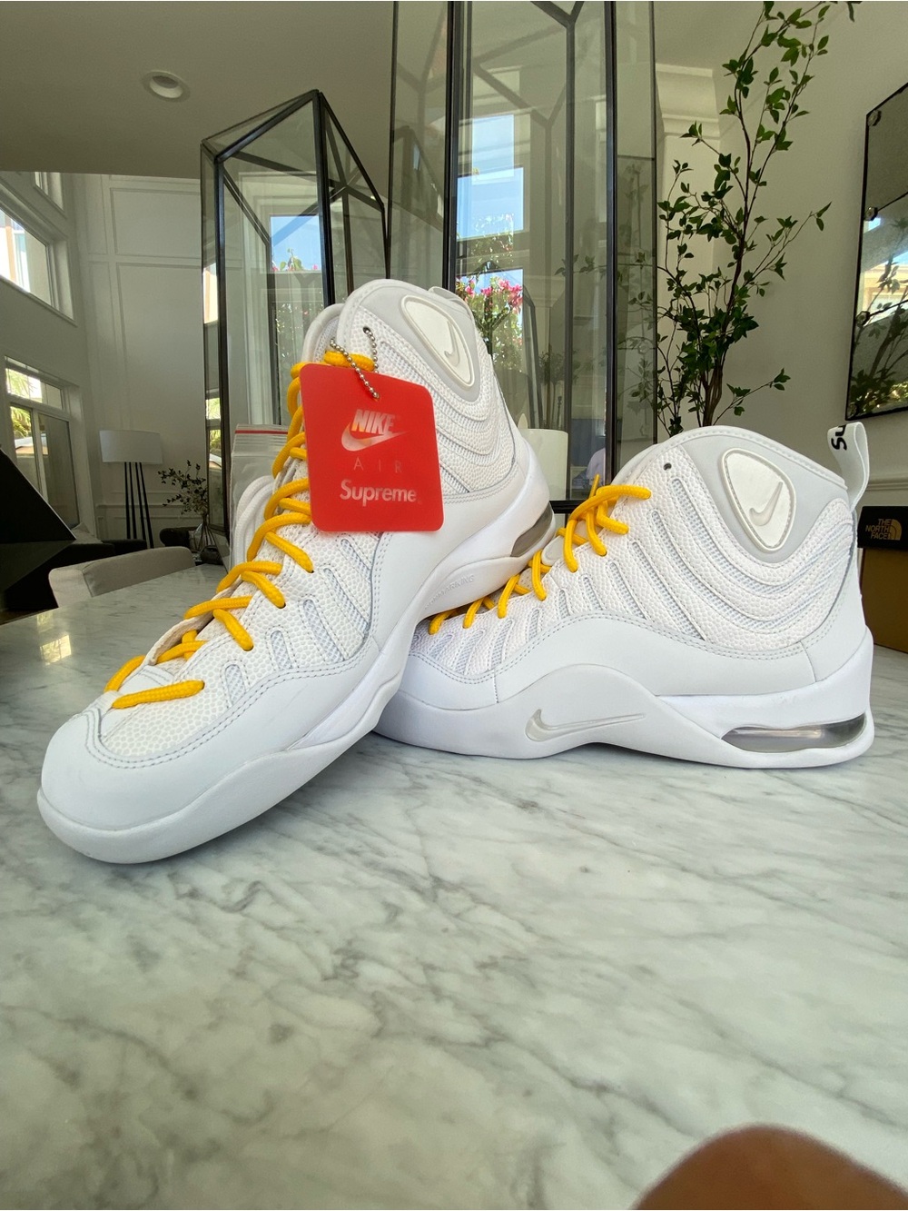 Supreme Nike Air Bakin SP White/White - Amarillo High Top Sneakers